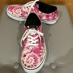 VANS OFF THE WALL SNEAKERS